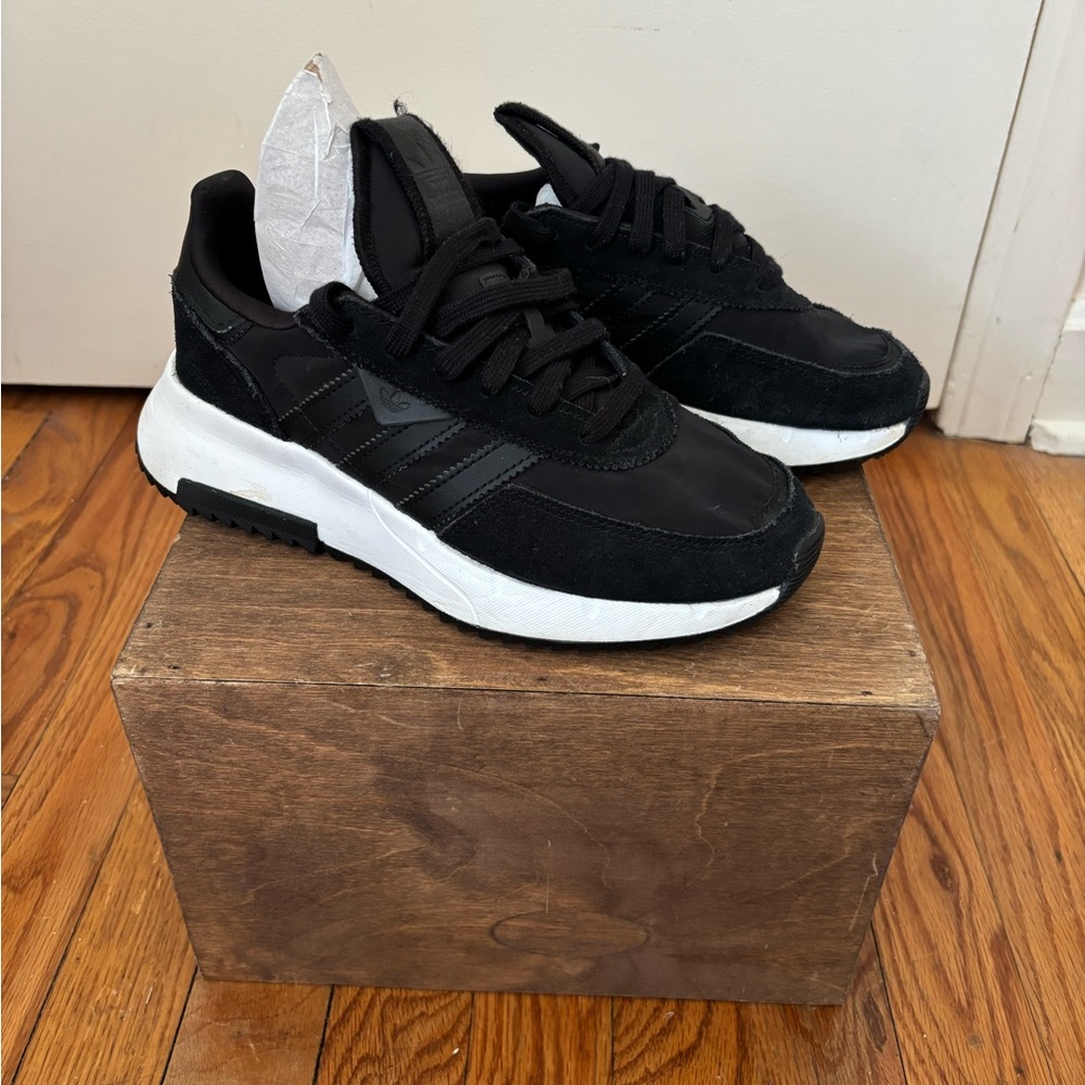 adidas sneakers sz 5